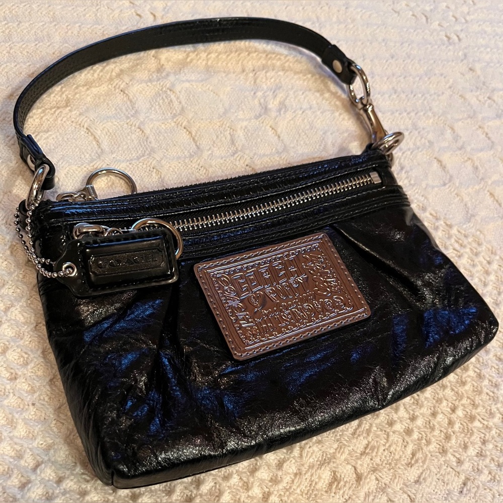 Coach Poppy black patent leather mini bag wristlet clutch EUC - Picture 2 of 8